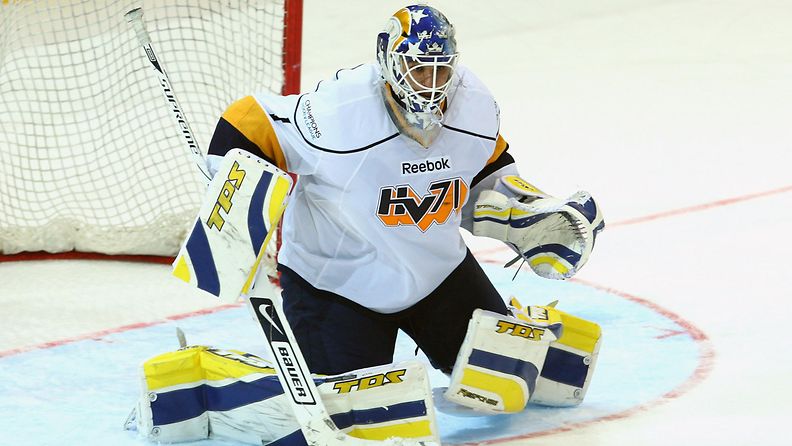 Stefan Liv HV71:n paidassa marraskuussa 2008. 