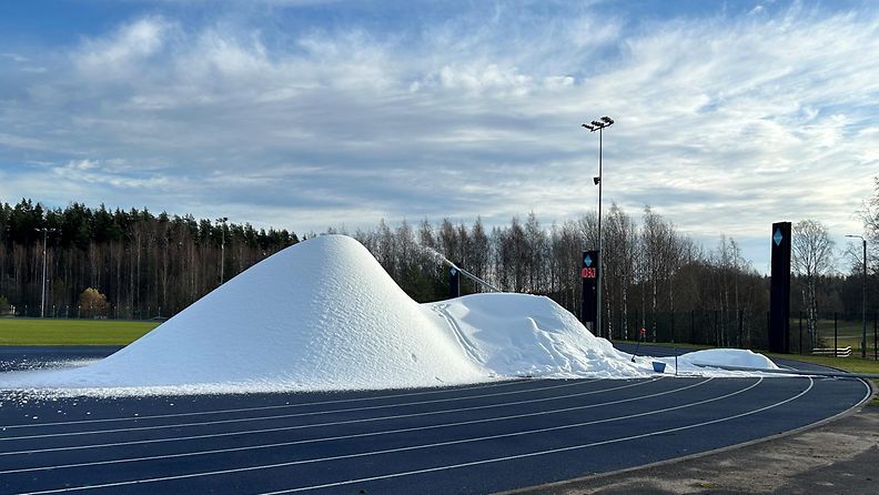 Lumi, lumikasa, lumikone, Vantaa, latu, hiihto