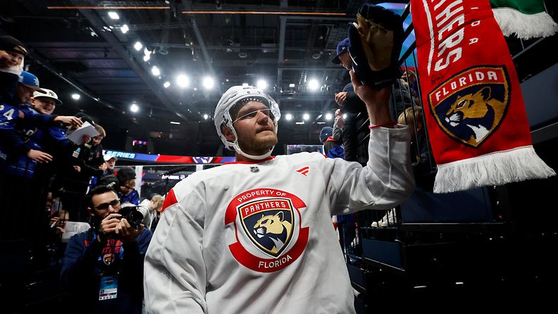 Aleksander Barkov on yksi Tampereen NHL-ottelujen suomalaistähdistä. 