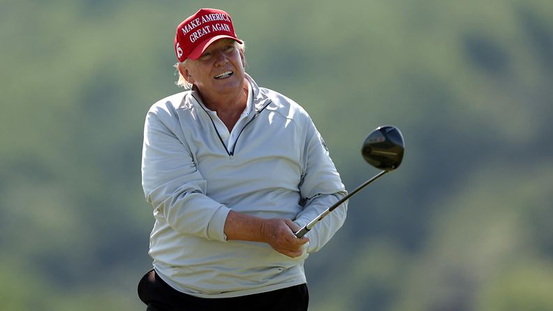 Donald Trump on innokas golfari, ja on tehnyt useita sijoituksia golfkenttiin. Hän osallistui LIV-kiertueen kutsukisaan toukokuussa 2023. 