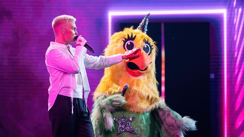 masked_singer_suomi_s6_eps11_001_benjamin_peltonen_usko_dindulaatti_kuvaaja_saku_tiainen