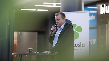 LK145406636 Antti Kaikkonen Oulussa puoluevaltuuston kokouksessa