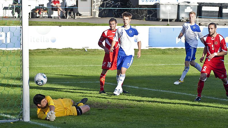 Roope Riski ja Lauri Dalla Valle Suomen ja Maltan ensimmäisessä kohtaamisessa kesäkuussa. 