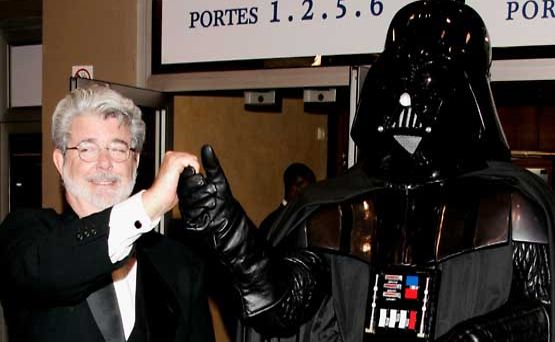 Ohjaaja George Lucas ja Darth Wader.