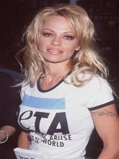 Pamela Anderson on työskennellyt ahkeraan eläinten oikeuksien puolesta.