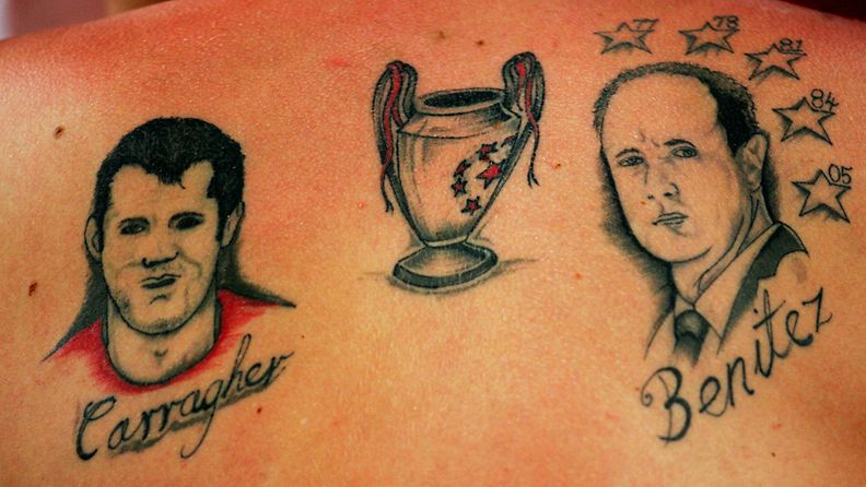 Tämän tatuoinnin ottajalle Jamie Carragher ja Rafa Benitez ovat kovia juttuja yhdessä Champions Leaguen voittojen kanssa.